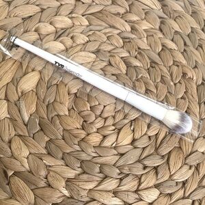 TYS Beauty 02 Highlighter Brush